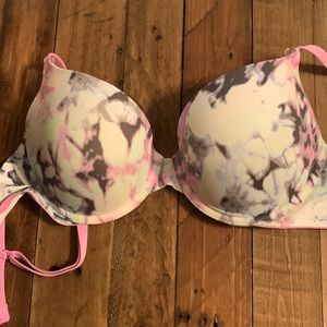 VS Pink push-up bra